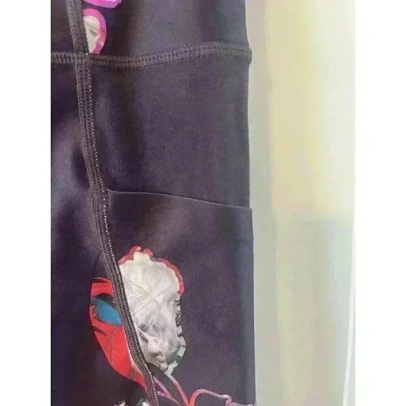 Athleta Salutation Stash Pocket Magnolia Floral Tight Leggings, Womens size XS - Picture 3 of 6